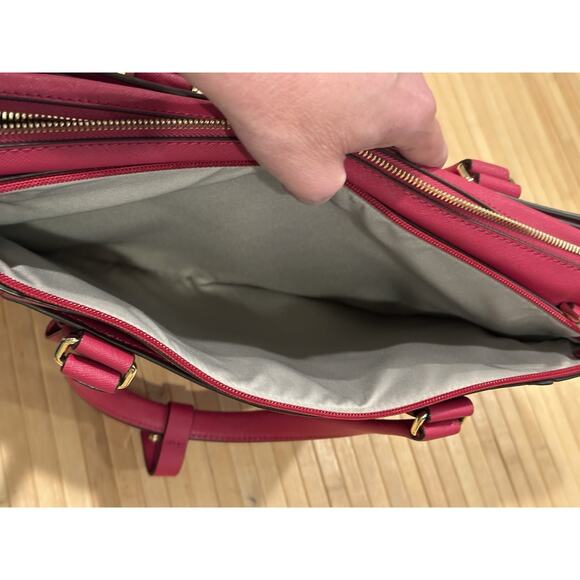 Tumi Varek Raspberry Large Travel Bag Purse Carryall Laptop Tote Bag Carry-On VG - Picture 14 of 16